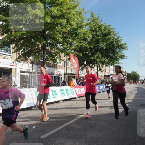 15.09.2024 - PSD Bank Halbmarathon Miley Keyser http://msf.ph/oto/7060791 15.09.2024 10:32:48 Ziel 1, 4, 33, 83, 176, 182, 232, 241, 275, 283, 302 meine-sportfotos.de