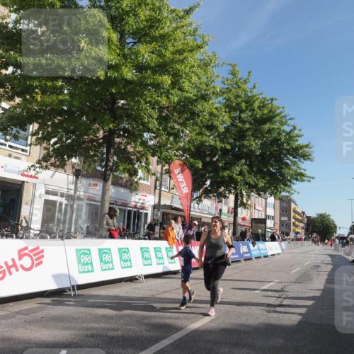 15.09.2024 - PSD Bank Halbmarathon Miley Keyser http://msf.ph/oto/7060803 15.09.2024 10:32:49 Ziel 1, 4, 33, 83, 176, 182, 232, 241, 275, 283, 302 meine-sportfotos.de