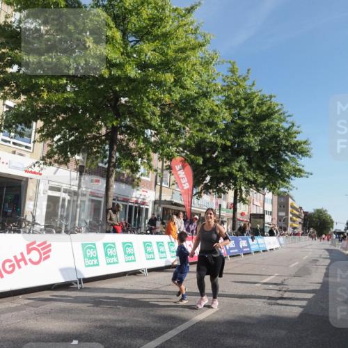15.09.2024 - PSD Bank Halbmarathon Miley Keyser http://msf.ph/oto/7060806 15.09.2024 10:32:50 Ziel 1, 4, 33, 83, 176, 182, 232, 241, 275, 283, 302 meine-sportfotos.de