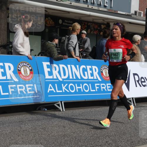 15.09.2024 - PSD Bank Halbmarathon Michael Strokosch http://msf.ph/oto/7060829 15.09.2024 11:44:19 Ziel 962, 1166, 1180, 1227, 1256, 1275, 1282, 1317, 1389, 1450, 1628, 2496, 2556, 2667 meine-sportfotos.de