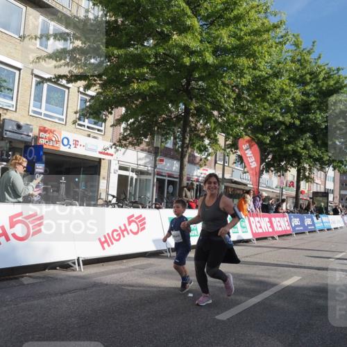 15.09.2024 - PSD Bank Halbmarathon Miley Keyser http://msf.ph/oto/7060830 15.09.2024 10:32:50 Ziel 1, 4, 33, 83, 176, 182, 232, 241, 275, 283, 302 meine-sportfotos.de