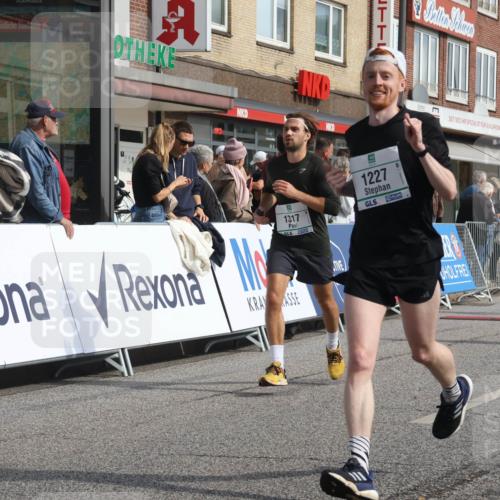 15.09.2024 - PSD Bank Halbmarathon Michael Strokosch http://msf.ph/oto/7060839 15.09.2024 11:44:21 Ziel 962, 1166, 1179, 1180, 1227, 1256, 1275, 1282, 1317, 1389, 1450, 1628, 2496, 2554, 2556, 2667, 3515 meine-sportfotos.de