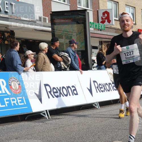 15.09.2024 - PSD Bank Halbmarathon Michael Strokosch http://msf.ph/oto/7060841 15.09.2024 11:44:22 Ziel 442, 962, 1166, 1179, 1180, 1227, 1256, 1275, 1282, 1317, 1389, 1450, 1628, 2496, 2554, 2556, 2667, 3515 meine-sportfotos.de