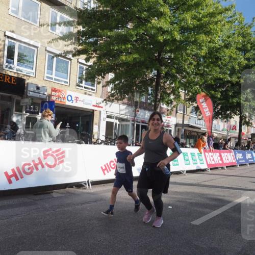 15.09.2024 - PSD Bank Halbmarathon Miley Keyser http://msf.ph/oto/7060842 15.09.2024 10:32:51 Ziel 1, 4, 33, 83, 176, 182, 232, 241, 275, 283, 302 meine-sportfotos.de