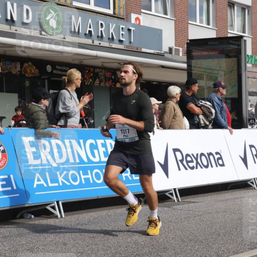 15.09.2024 - PSD Bank Halbmarathon Michael Strokosch http://msf.ph/oto/7060845 15.09.2024 11:44:23 Ziel 442, 773, 962, 1166, 1179, 1180, 1227, 1256, 1282, 1317, 1389, 1450, 1583, 1628, 2496, 2554, 2667, 3515 meine-sportfotos.de