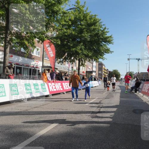 15.09.2024 - PSD Bank Halbmarathon Miley Keyser http://msf.ph/oto/7060862 15.09.2024 10:33:19 Ziel 224 meine-sportfotos.de