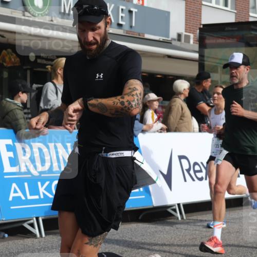 15.09.2024 - PSD Bank Halbmarathon Michael Strokosch http://msf.ph/oto/7060881 15.09.2024 11:44:29 Ziel 442, 773, 962, 1179, 1206, 1227, 1317, 1450, 1583, 1806, 2496, 2554, 3515 meine-sportfotos.de