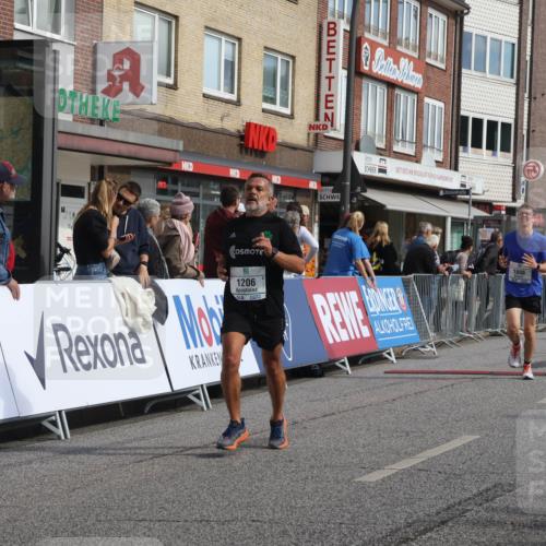 15.09.2024 - PSD Bank Halbmarathon Michael Strokosch http://msf.ph/oto/7060907 15.09.2024 11:44:34 Ziel 442, 773, 1179, 1206, 1450, 1583, 1598, 1734, 1806, 2496, 2534, 2554, 3515 meine-sportfotos.de