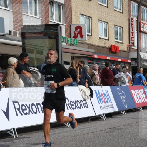 15.09.2024 - PSD Bank Halbmarathon Michael Strokosch http://msf.ph/oto/7060912 15.09.2024 11:44:35 Ziel 442, 773, 1179, 1206, 1583, 1598, 1623, 1734, 1806, 2496, 2534, 2554, 3515 meine-sportfotos.de
