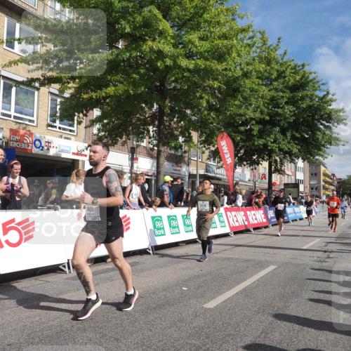 15.09.2024 - PSD Bank Halbmarathon Miley Keyser http://msf.ph/oto/7060913 15.09.2024 12:09:29 Ziel 1778, 1855, 1966, 1994, 2132, 2179, 2408, 2868, 2878, 2890, 2997, 3050, 3526 meine-sportfotos.de