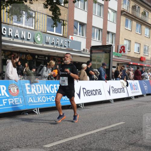 15.09.2024 - PSD Bank Halbmarathon Michael Strokosch http://msf.ph/oto/7060916 15.09.2024 11:44:35 Ziel 442, 773, 1179, 1206, 1583, 1598, 1623, 1734, 1806, 2496, 2534, 2554, 3515 meine-sportfotos.de