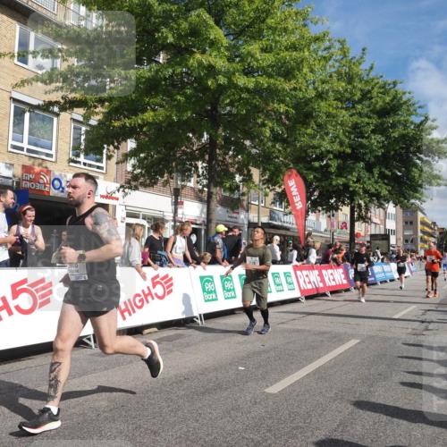 15.09.2024 - PSD Bank Halbmarathon Miley Keyser http://msf.ph/oto/7060917 15.09.2024 12:09:29 Ziel 1778, 1855, 1966, 1994, 2132, 2179, 2408, 2868, 2878, 2890, 2997, 3050, 3526 meine-sportfotos.de