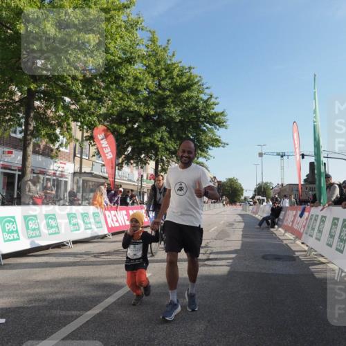 15.09.2024 - PSD Bank Halbmarathon Miley Keyser http://msf.ph/oto/7060952 15.09.2024 10:33:25 Ziel 224, 304 meine-sportfotos.de