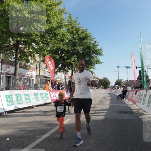15.09.2024 - PSD Bank Halbmarathon Miley Keyser http://msf.ph/oto/7060956 15.09.2024 10:33:25 Ziel 224, 304 meine-sportfotos.de