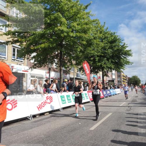 15.09.2024 - PSD Bank Halbmarathon Miley Keyser http://msf.ph/oto/7060974 15.09.2024 12:09:33 Ziel 1778, 1855, 1966, 1994, 2179, 2327, 2408, 2868, 2878, 2890, 2997, 3050, 3238 meine-sportfotos.de