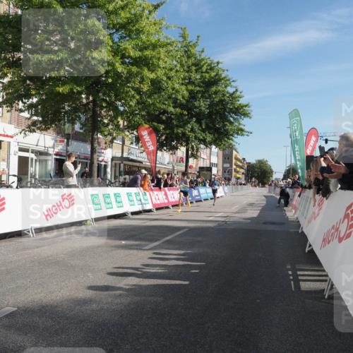 15.09.2024 - PSD Bank Halbmarathon Miley Keyser http://msf.ph/oto/7061002 15.09.2024 11:01:56 Ziel 448, 1001 meine-sportfotos.de