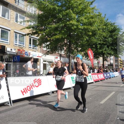 15.09.2024 - PSD Bank Halbmarathon Miley Keyser http://msf.ph/oto/7061005 15.09.2024 12:09:34 Ziel 1778, 1855, 1966, 1994, 2179, 2327, 2408, 2868, 2878, 2890, 2892, 2997, 3050, 3238 meine-sportfotos.de