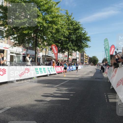 15.09.2024 - PSD Bank Halbmarathon Miley Keyser http://msf.ph/oto/7061006 15.09.2024 11:01:57 Ziel 448, 1001 meine-sportfotos.de