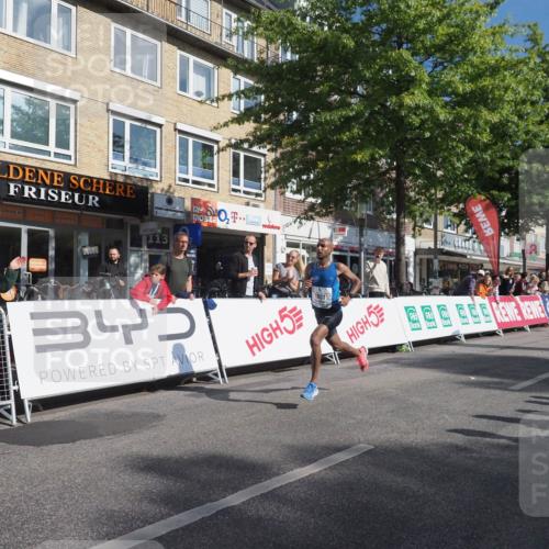 15.09.2024 - PSD Bank Halbmarathon Miley Keyser http://msf.ph/oto/7061061 15.09.2024 11:01:59 Ziel 447, 448, 1001 meine-sportfotos.de