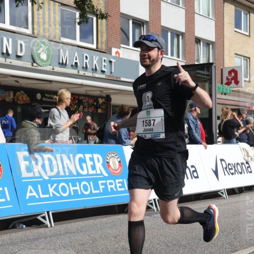 15.09.2024 - PSD Bank Halbmarathon Michael Strokosch http://msf.ph/oto/7061074 15.09.2024 11:45:03 Ziel 916, 949, 1114, 1280, 1313, 1373, 1415, 1421, 1587, 1988, 2503, 2647, 3514 meine-sportfotos.de