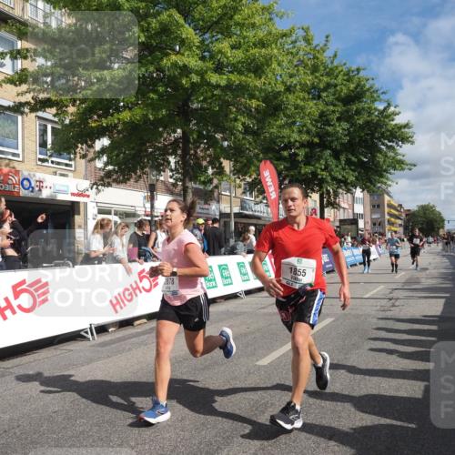 15.09.2024 - PSD Bank Halbmarathon Miley Keyser http://msf.ph/oto/7061076 15.09.2024 12:09:41 Ziel 1778, 1855, 1966, 1994, 2327, 2878, 2890, 2892, 3050, 3238, 3532 meine-sportfotos.de