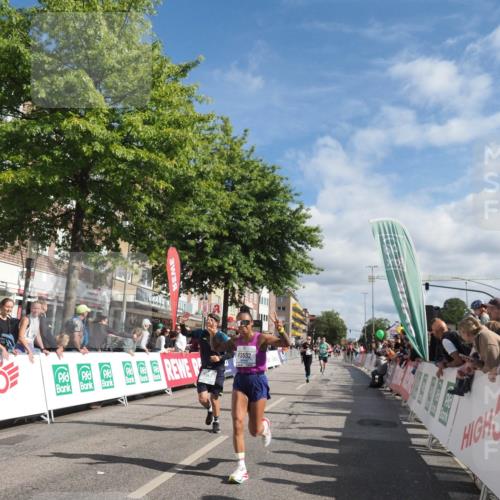 15.09.2024 - PSD Bank Halbmarathon Miley Keyser http://msf.ph/oto/7061186 15.09.2024 12:09:53 Ziel 1694, 1820, 2053, 2327, 2788, 2892, 2993, 3238, 3532 meine-sportfotos.de