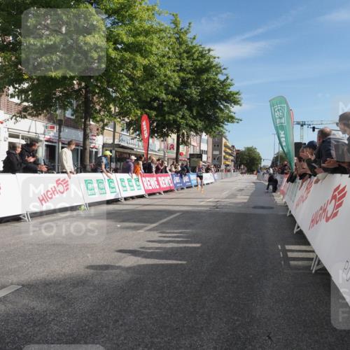 15.09.2024 - PSD Bank Halbmarathon Miley Keyser http://msf.ph/oto/7061214 15.09.2024 11:04:36 Ziel 451, 453 meine-sportfotos.de