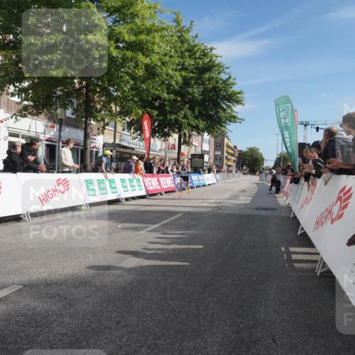 15.09.2024 - PSD Bank Halbmarathon Miley Keyser http://msf.ph/oto/7061222 15.09.2024 11:04:36 Ziel 451, 453 meine-sportfotos.de