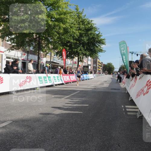 15.09.2024 - PSD Bank Halbmarathon Miley Keyser http://msf.ph/oto/7061226 15.09.2024 11:04:37 Ziel 451, 453 meine-sportfotos.de