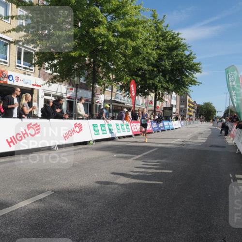 15.09.2024 - PSD Bank Halbmarathon Miley Keyser http://msf.ph/oto/7061230 15.09.2024 11:04:37 Ziel 451, 453 meine-sportfotos.de