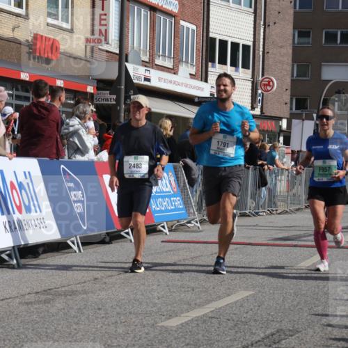 15.09.2024 - PSD Bank Halbmarathon Michael Strokosch http://msf.ph/oto/7061231 15.09.2024 11:45:30 Ziel 780, 835, 951, 957, 973, 1138, 1407, 1437, 1454, 1477, 1626, 1791, 2310, 2332, 2483, 2632, 2851 meine-sportfotos.de