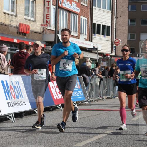 15.09.2024 - PSD Bank Halbmarathon Michael Strokosch http://msf.ph/oto/7061233 15.09.2024 11:45:30 Ziel 780, 835, 951, 957, 973, 1138, 1407, 1437, 1454, 1477, 1626, 1791, 2310, 2332, 2483, 2632, 2851 meine-sportfotos.de