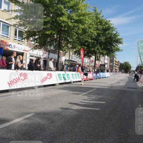 15.09.2024 - PSD Bank Halbmarathon Miley Keyser http://msf.ph/oto/7061234 15.09.2024 11:04:37 Ziel 451, 453 meine-sportfotos.de