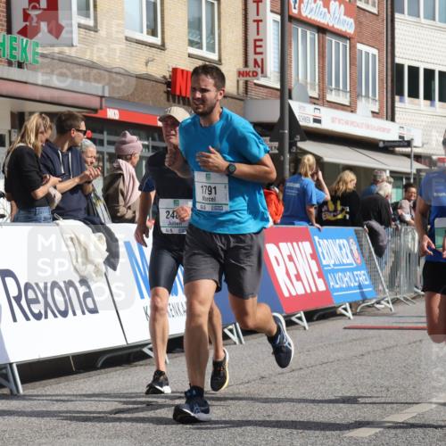 15.09.2024 - PSD Bank Halbmarathon Michael Strokosch http://msf.ph/oto/7061236 15.09.2024 11:45:31 Ziel 780, 835, 951, 957, 973, 1138, 1407, 1437, 1454, 1626, 1791, 2310, 2332, 2483, 2632, 2851 meine-sportfotos.de