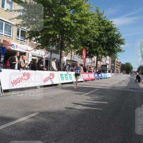 15.09.2024 - PSD Bank Halbmarathon Miley Keyser http://msf.ph/oto/7061241 15.09.2024 11:04:37 Ziel 451, 453 meine-sportfotos.de