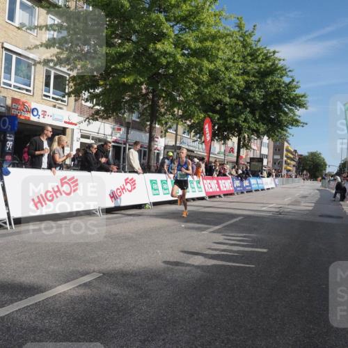 15.09.2024 - PSD Bank Halbmarathon Miley Keyser http://msf.ph/oto/7061245 15.09.2024 11:04:38 Ziel 451, 453 meine-sportfotos.de