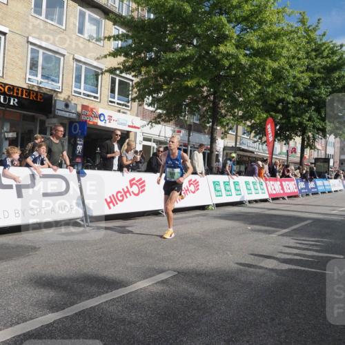15.09.2024 - PSD Bank Halbmarathon Miley Keyser http://msf.ph/oto/7061257 15.09.2024 11:04:38 Ziel 451, 453 meine-sportfotos.de