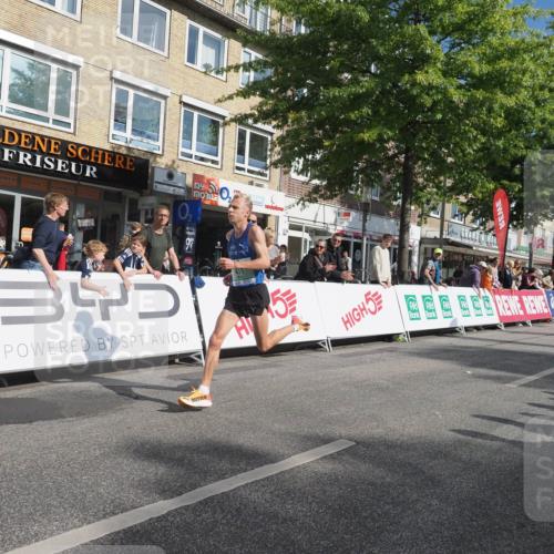 15.09.2024 - PSD Bank Halbmarathon Miley Keyser http://msf.ph/oto/7061265 15.09.2024 11:04:38 Ziel 451, 453 meine-sportfotos.de