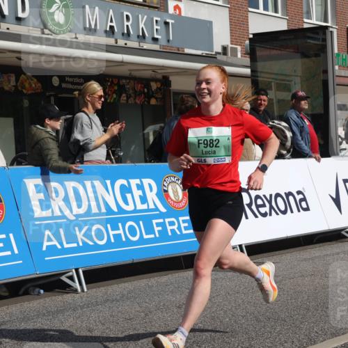 15.09.2024 - PSD Bank Halbmarathon Michael Strokosch http://msf.ph/oto/7061287 15.09.2024 11:45:42 Ziel 780, 835, 957, 982, 1209, 1351, 1407, 1626, 1791, 1975, 2310, 2332, 2483, 2705 meine-sportfotos.de