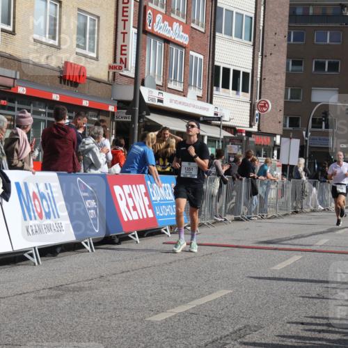 15.09.2024 - PSD Bank Halbmarathon Michael Strokosch http://msf.ph/oto/7061291 15.09.2024 11:45:43 Ziel 780, 835, 957, 982, 1209, 1351, 1407, 1626, 1791, 1975, 2310, 2332, 2705, 2988 meine-sportfotos.de