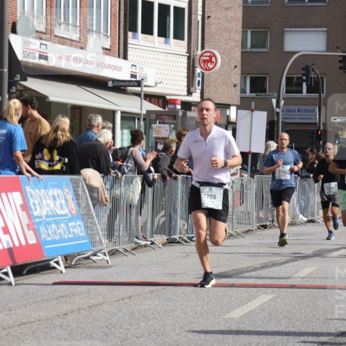 15.09.2024 - PSD Bank Halbmarathon Michael Strokosch http://msf.ph/oto/7061313 15.09.2024 11:45:46 Ziel 780, 835, 982, 1209, 1326, 1347, 1351, 1407, 1975, 2705, 2988 meine-sportfotos.de