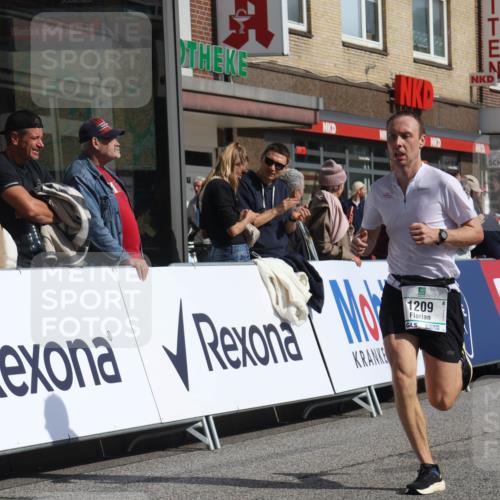 15.09.2024 - PSD Bank Halbmarathon Michael Strokosch http://msf.ph/oto/7061330 15.09.2024 11:45:48 Ziel 446, 948, 982, 1209, 1326, 1347, 1351, 1407, 1975, 2645, 2705, 2988 meine-sportfotos.de