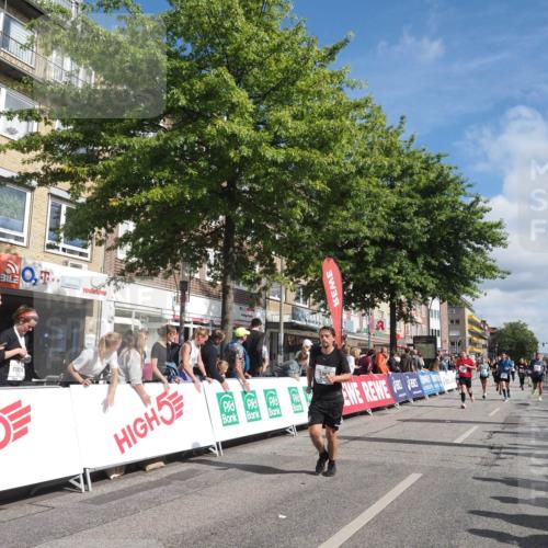 15.09.2024 - PSD Bank Halbmarathon Miley Keyser http://msf.ph/oto/7061369 15.09.2024 12:10:07 Ziel 1639, 1694, 1820, 1864, 1993, 1998, 2196, 2308, 2531, 2788, 2915, 2937, 2993, 3117, 3144, 3187 meine-sportfotos.de