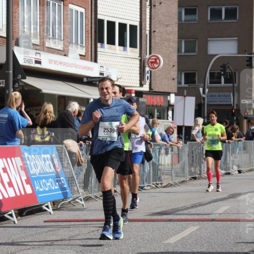 15.09.2024 - PSD Bank Halbmarathon Michael Strokosch http://msf.ph/oto/7061398 15.09.2024 11:46:00 Ziel 446, 948, 952, 1209, 1326, 1346, 1347, 1375, 1975, 2539, 2645, 2705, 2988 meine-sportfotos.de