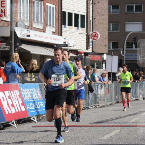 15.09.2024 - PSD Bank Halbmarathon Michael Strokosch http://msf.ph/oto/7061400 15.09.2024 11:46:00 Ziel 446, 948, 952, 1209, 1326, 1346, 1347, 1375, 1975, 2539, 2645, 2705, 2988 meine-sportfotos.de