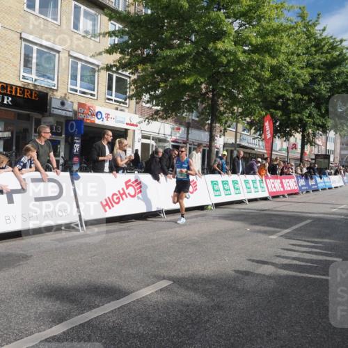 15.09.2024 - PSD Bank Halbmarathon Miley Keyser http://msf.ph/oto/7061411 15.09.2024 11:05:52 Ziel 450, 452 meine-sportfotos.de
