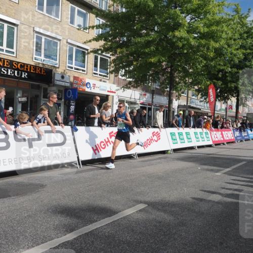 15.09.2024 - PSD Bank Halbmarathon Miley Keyser http://msf.ph/oto/7061416 15.09.2024 11:05:52 Ziel 450, 452 meine-sportfotos.de