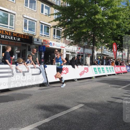 15.09.2024 - PSD Bank Halbmarathon Miley Keyser http://msf.ph/oto/7061420 15.09.2024 11:05:52 Ziel 450, 452 meine-sportfotos.de