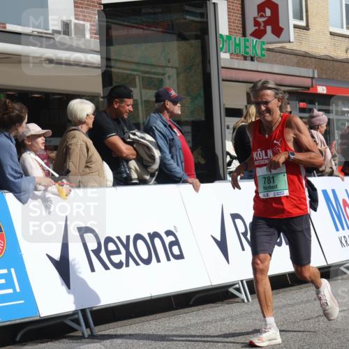 15.09.2024 - PSD Bank Halbmarathon Michael Strokosch http://msf.ph/oto/7061453 15.09.2024 11:46:10 Ziel 781, 952, 967, 1346, 1358, 1375, 1541, 2539 meine-sportfotos.de