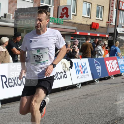 15.09.2024 - PSD Bank Halbmarathon Michael Strokosch http://msf.ph/oto/7061525 15.09.2024 11:46:24 Ziel 779, 967, 1202, 1358, 1474, 1541, 1761, 2162, 2677, 2680, 2681 meine-sportfotos.de